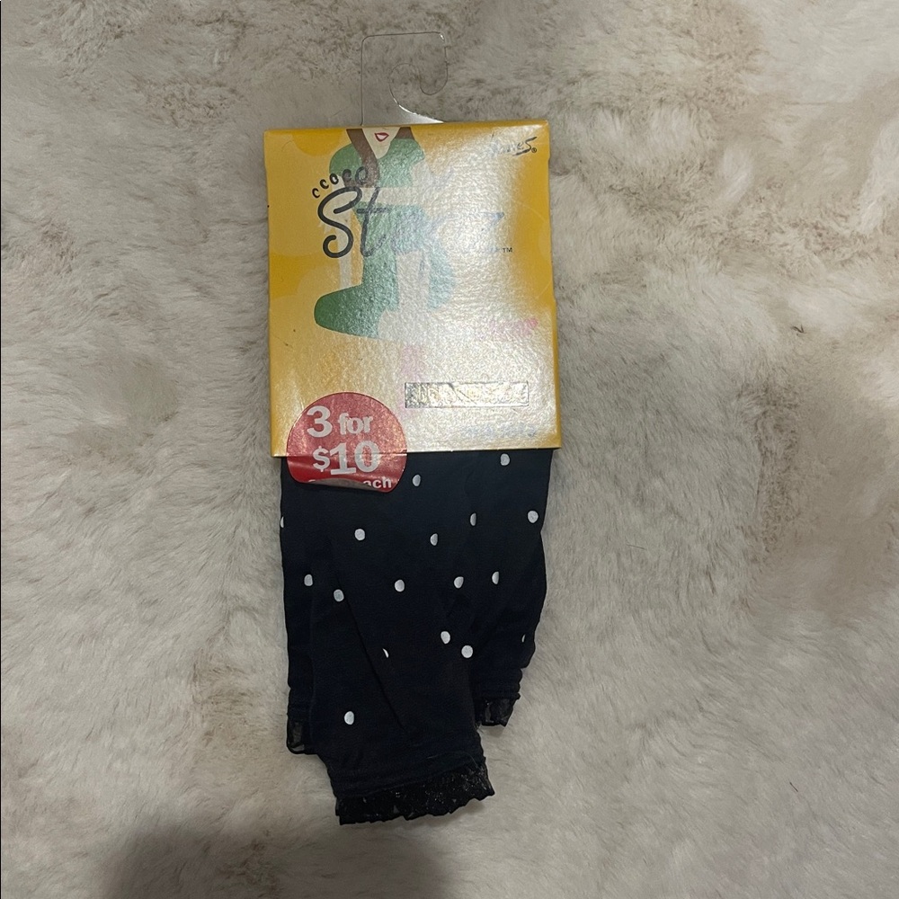 Assorted Women's Socks Collection - Picture 7 of 16